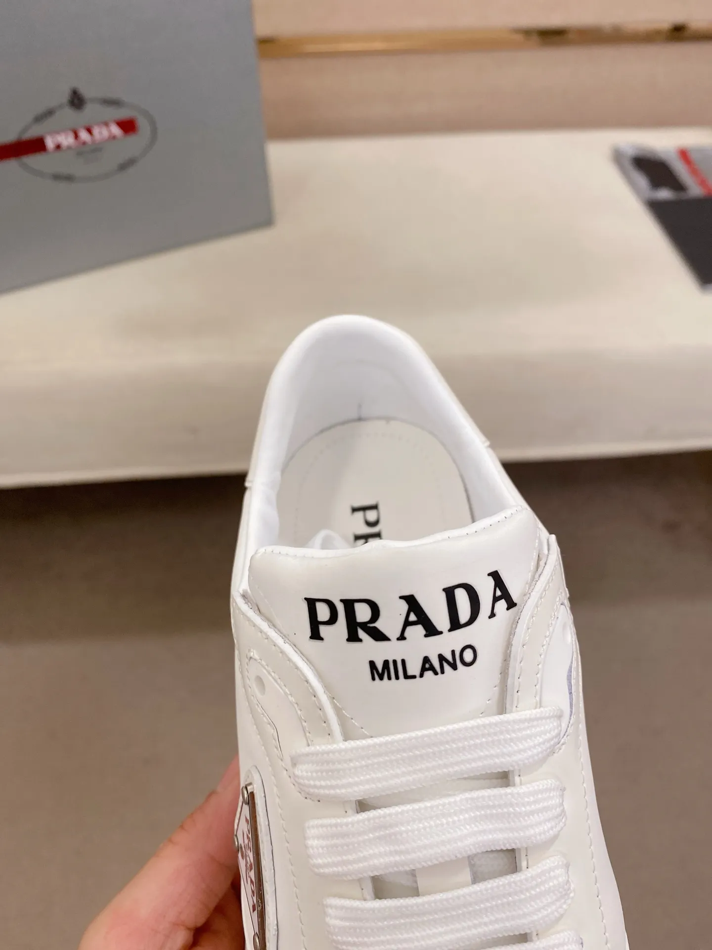 Factory price 540💰 ✔️✔️✔️High version High-quality new PRADA counters are on the market at the same time. The new men's shoes and 😘fabrics are selected from imported first-layer cowhide and are made by pure handcrafts. Lining: Full cowhide lining. 👍🏿 High-end ☄️ air-cushion molded anti-slip rubber outsole, exquisite lines, simple and elegant, comfortable and high-end for leisure travel. Code number: 38 to 44